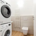 Guesthost - Roomy And Bright With Terrace! Appartement *