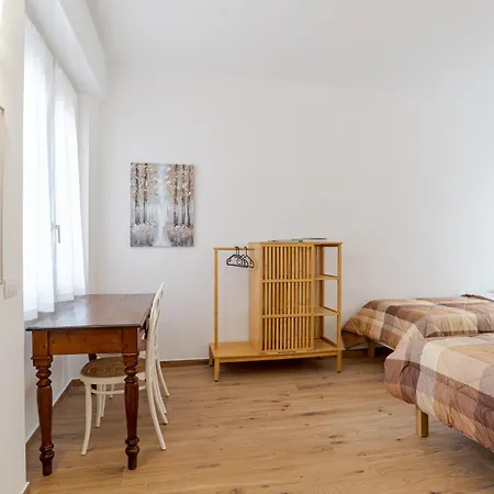 Guesthost - Roomy And Bright With Terrace! Appartement