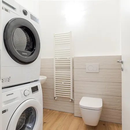 Guesthost - Roomy And Bright With Terrace! Апартаменты *