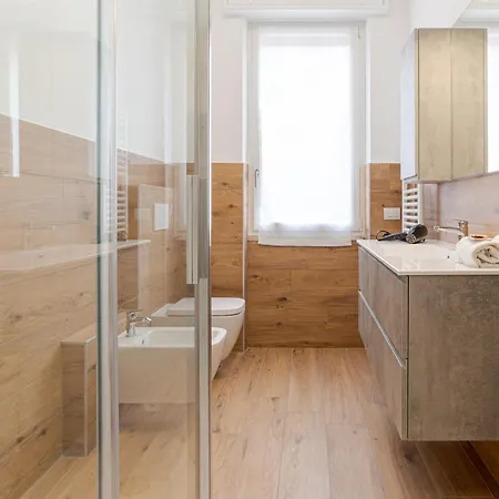 Апартаменты Guesthost - Roomy And Bright With Terrace! Cesana Brianza