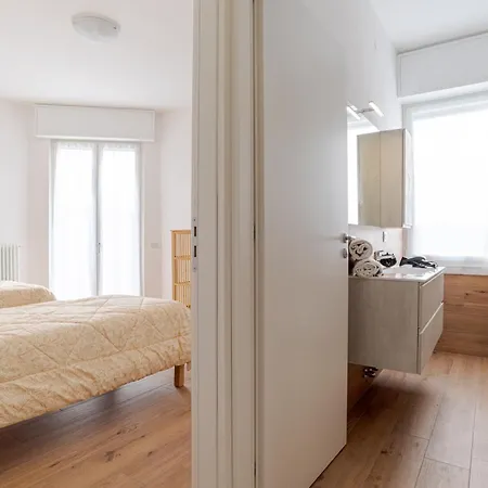 Апартаменты Guesthost - Roomy And Bright With Terrace!