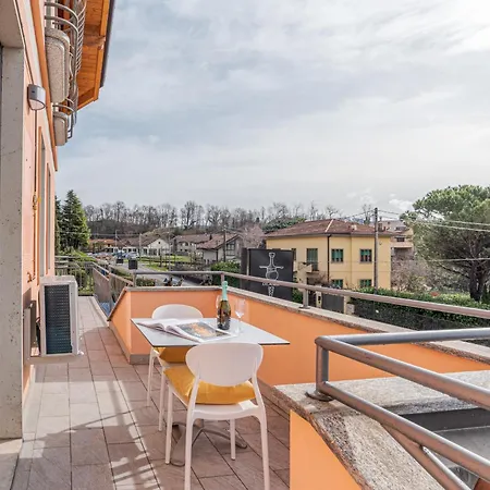 Апартаменты Guesthost - Roomy And Bright With Terrace! *