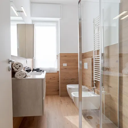 Roomy And Bright With Terrace! *