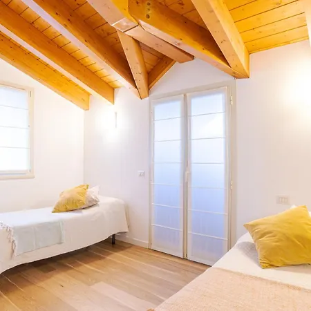 Апартаменты Guesthost - Roomy And Bright With Terrace! *