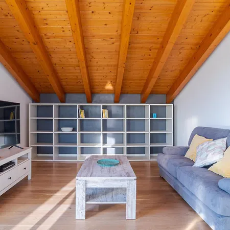 Guesthost - Roomy And Bright With Terrace! *