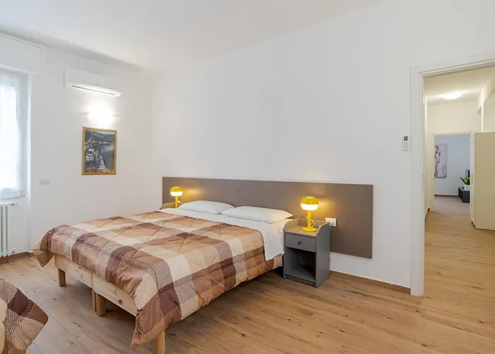 Guesthost - Roomy And Bright With Terrace! *