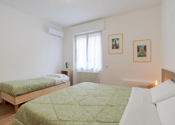 Guesthost - Roomy And Bright With Terrace!