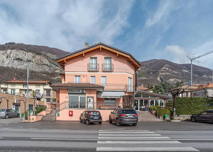 Διαμέρισμα Guesthost - Roomy And Bright With Terrace! Cesana Brianza