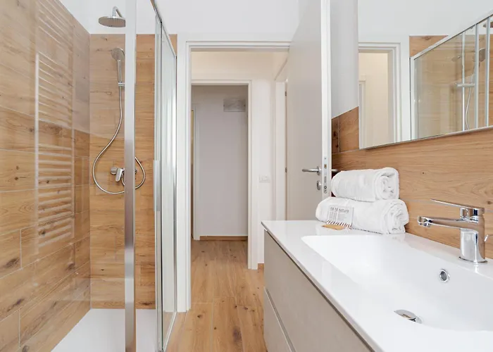 Guesthost - Roomy And Bright With Terrace! Διαμέρισμα