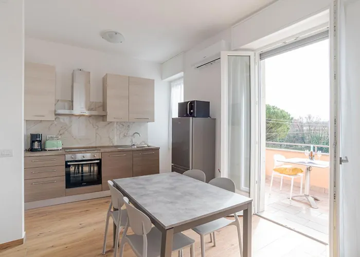 Guesthost - Roomy And Bright With Terrace! Διαμέρισμα *