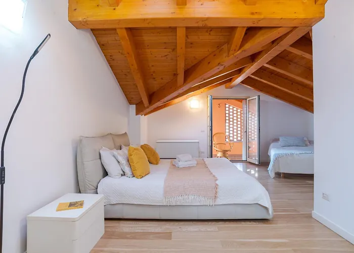 Guesthost - Roomy And Bright With Terrace! Διαμέρισμα *