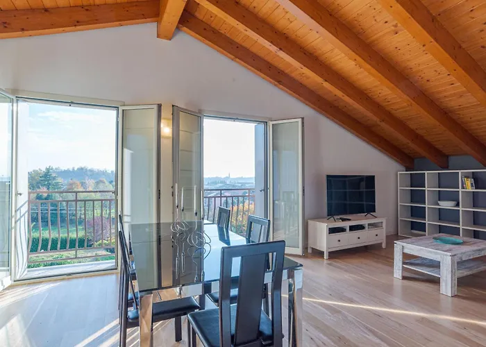 Διαμέρισμα Guesthost - Roomy And Bright With Terrace! Cesana Brianza