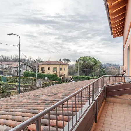 Guesthost - Roomy And Bright With Terrace!