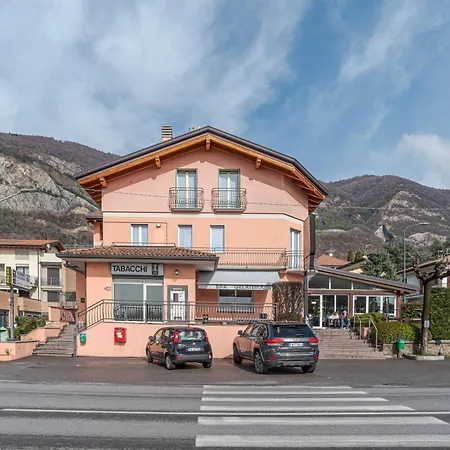 Apartament Guesthost - Roomy And Bright With Terrace! Cesana Brianza