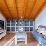 Guesthost - Roomy And Bright With Terrace! *